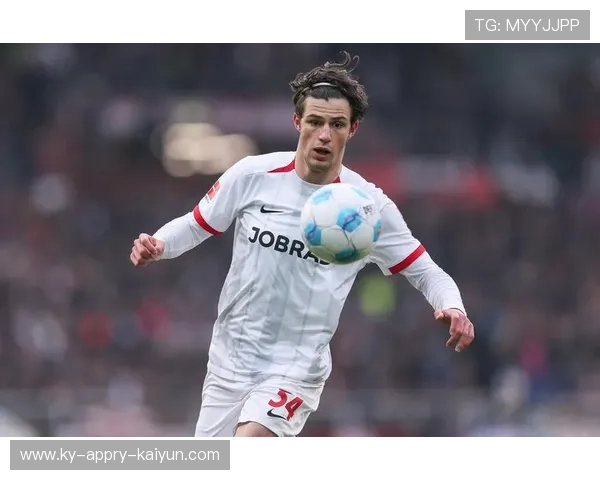 英超球队后腰：英超联赛中最具影响力的后腰球员